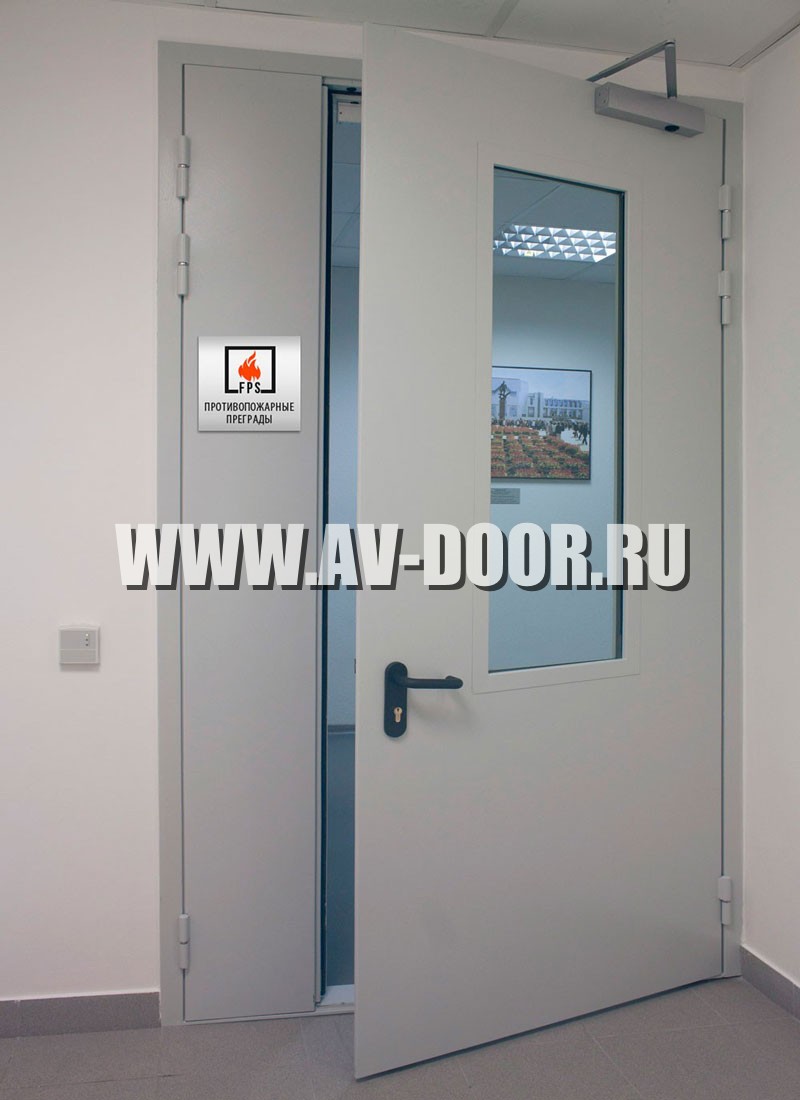 Фото работы: Двупольная порошковая дверь со стеклом для больницы