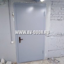 Белая однопольная противопожарная дверь в больнице