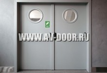 Противопожарная двупольная дверь с иллюминаторами и антипаникой