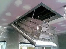 Противопожарный герметичный люк серого цвета для чердака с лестницей
