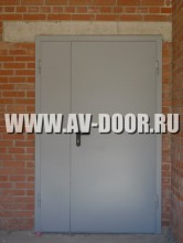 Серая глухая противопожарная полуторная дверь
